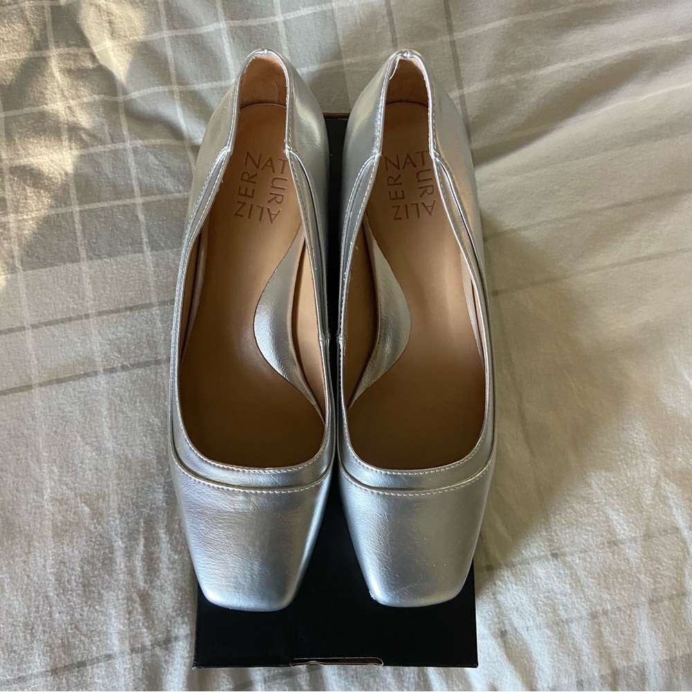 Naturalizer Women's Silver Heels - Picture 5 of 5